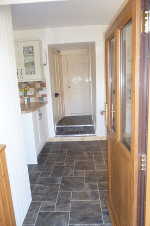 المنشأة من الداخل