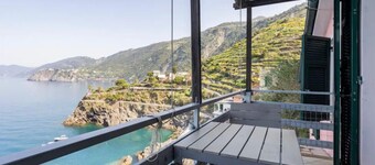 Beautiful villa overlooking the sea