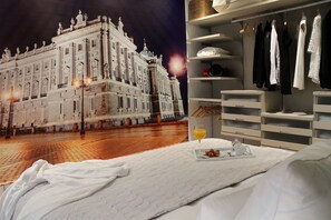 1 bedroom, in-room safe, iron/ironing board, WiFi