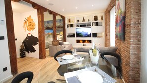 Dining - ILAIA MADRID PALACIO. Special Price July and August. (Madrid. Zona Palacio. Al lado del Teatro Real)