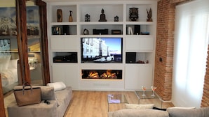 Interior - ILAIA MADRID PALACIO. Special Price July and August. (Madrid. Zona Palacio. Al lado del Teatro Real)
