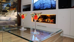 Interior - ILAIA MADRID PALACIO. Special Price July and August. (Madrid. Zona Palacio. Al lado del Teatro Real)