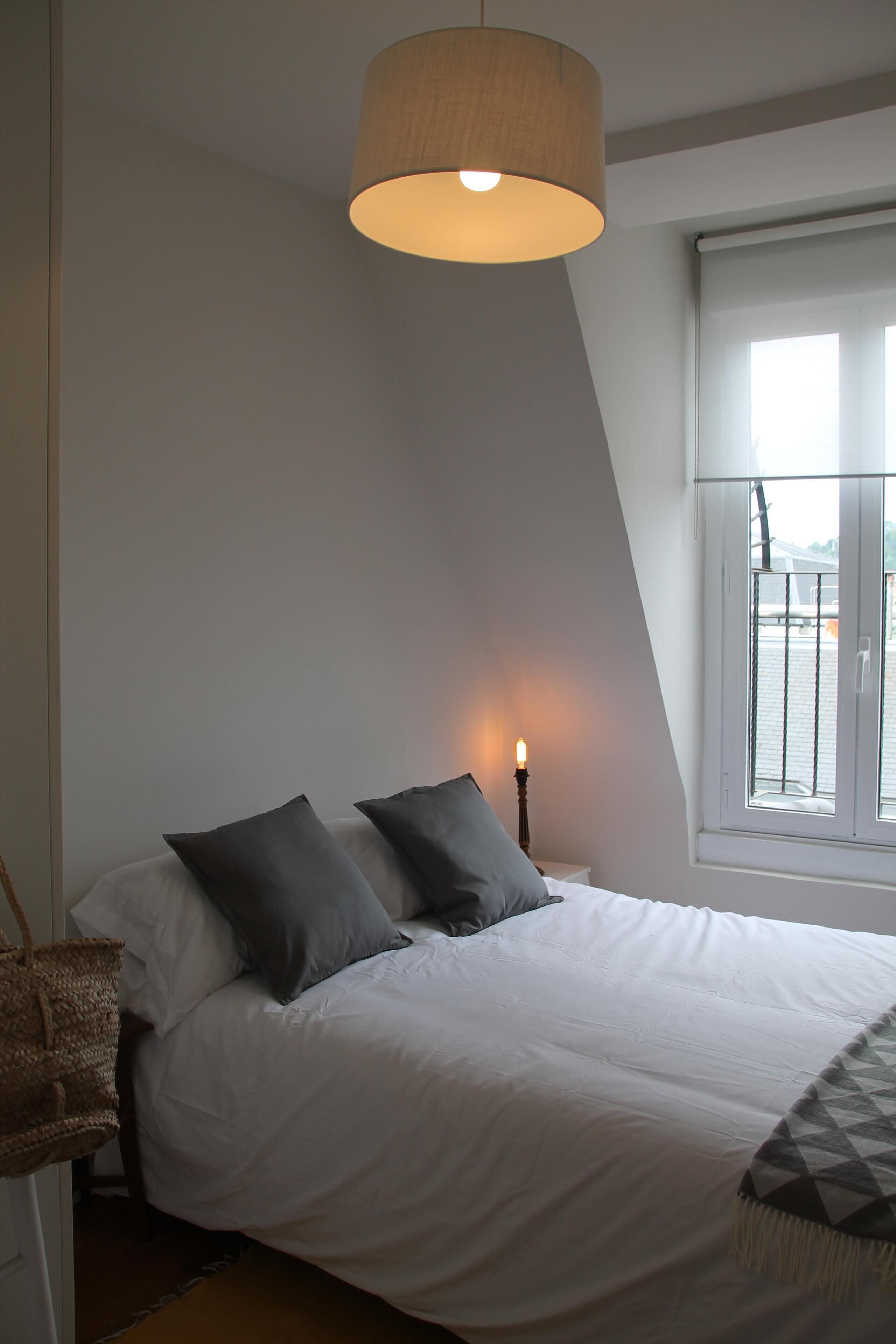 3 chambres, fer et planche à repasser, Wi-Fi, draps fournis