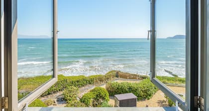 As seen on TV! Luxurious Beach Front Cottage with Hot Tub, Log Burner & Sea Views
