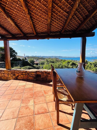 Prestigious and private panoramic villa in the forest facing archipelago.