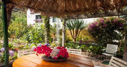 CASA BELO GARDEN near the beach / countryside, paragliding walking tours