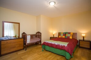 3 chambres, bureau, fer et planche à repasser, Wi-Fi gratuit