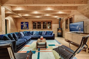 TV, fireplace, DVD player, stereo