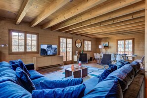 TV, fireplace, DVD player, stereo