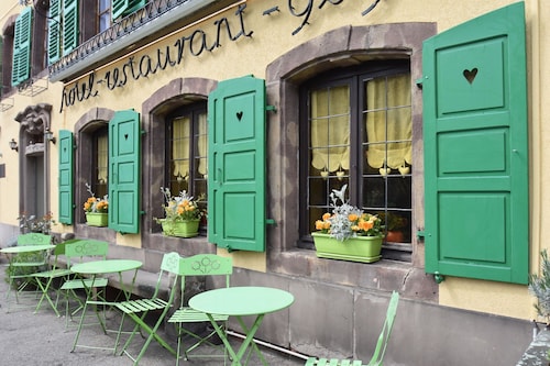 Cosy holiday home by the lake in Saint-Louis