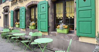 Cosy holiday home by the lake in Saint-Louis