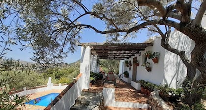 Schönes und ruhiges Ferienhaus typisches andalusisches 12km von Nerja und Stränd