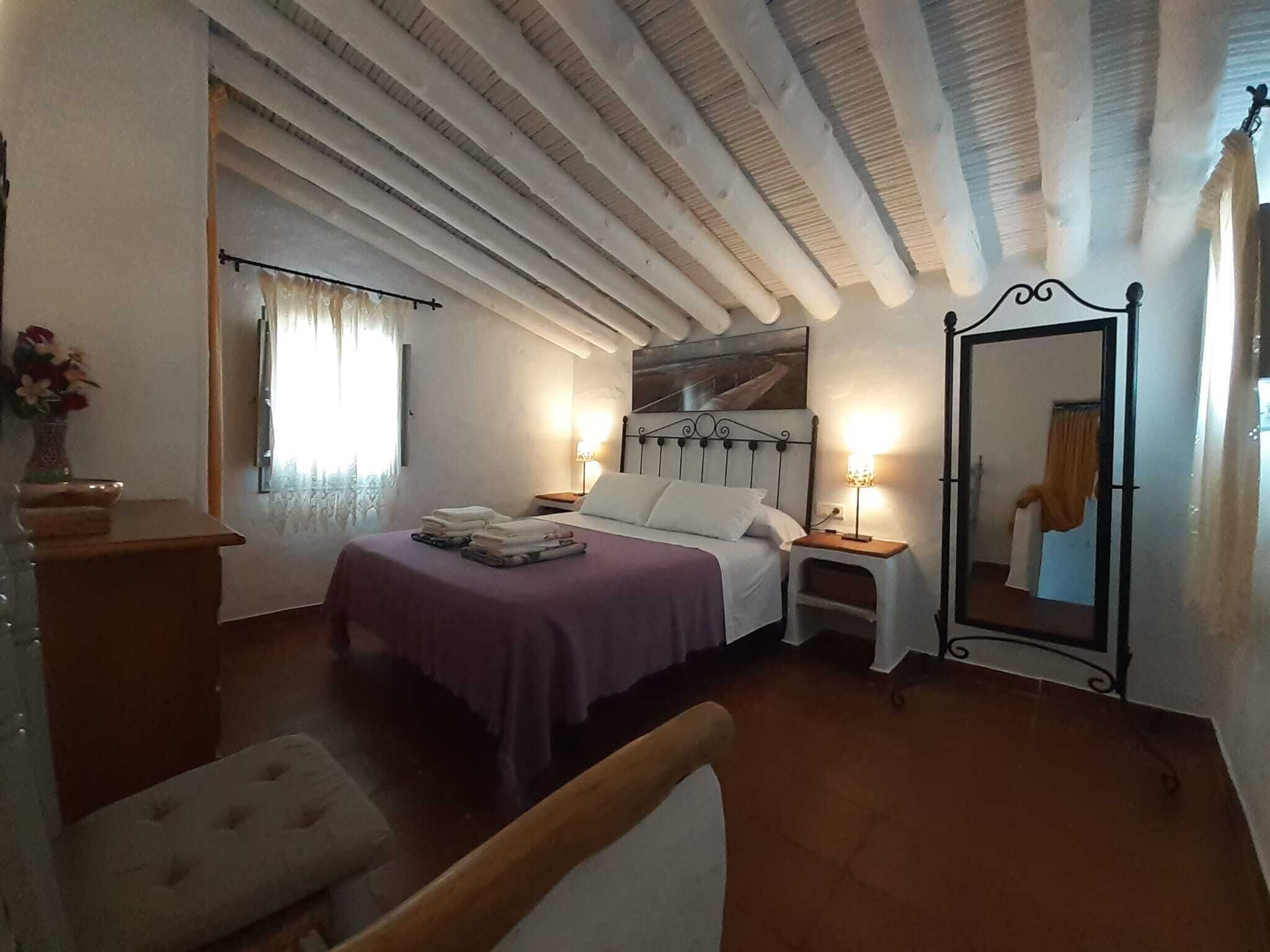 2 dormitorios, tabla de planchar con plancha, wifi gratis y ropa de cama