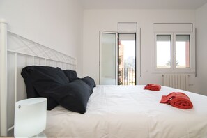 7 slaapkamers, een bureau, een strijkplank/strijkijzer, gratis wifi