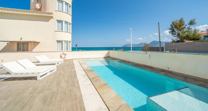 Meerblick-Villa mit Pool, nur 20m zum Strand, Son Serra de Marina, Mallorca