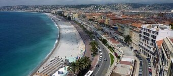 2-bedroom rental in the heart of the old Nice, a few steps away from Promenade