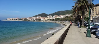 TERRACE ROOF, superb sea and mountain views, historic town center