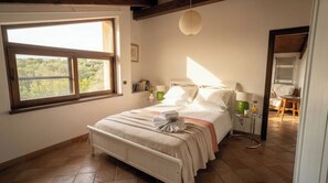 4 bedrooms, iron/ironing board, travel cot, WiFi