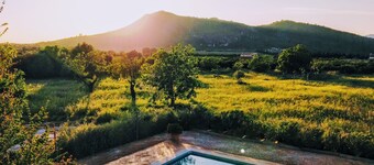 Charming rural house with pool, A/C and panoramic views. Special offer