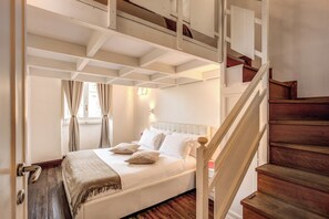 5 bedrooms, iron/ironing board, travel crib, free WiFi