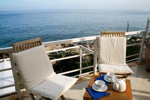 Property grounds - Right by the sea Villa in Palermo (Mondello)