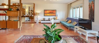 LUXURY CIUCIU, 2B-2B, in HISTORIC CENTER with ELEVATOR and GARAGE