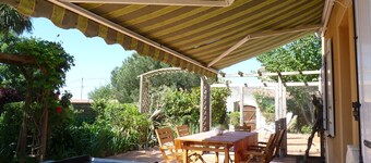House near sea south exposed Provencale style