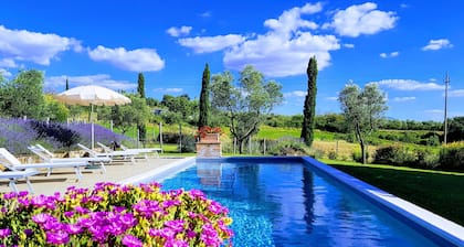 Freistehende Villa mit privatem Pool