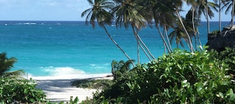 Lovely one bedroom ground floor apartment with swimming pool and gardens