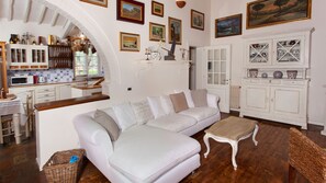 Stereo - Virginia 8 , Emma Villas (Scarlino)