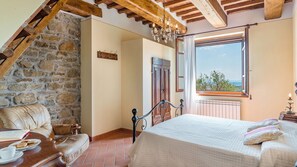 3 chambres, fer et planche à repasser, Wi-Fi gratuit, draps fournis