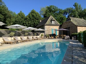 Outdoor pool, a heated pool - A stunning French farmhouse retreat in the heart of Averyon. (La Fouillade)