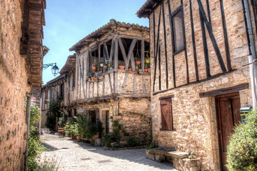 A stunning French farmhouse retreat in the heart of Averyon. 