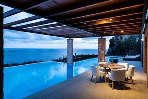 Outdoor pool, a heated pool