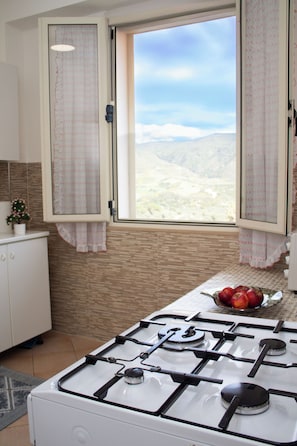Fridge, microwave, oven, stovetop - ClickSardinia Bright and large house 2 km from the beach for 7 people (Alghero)