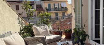 RENOVATED charming 2 Bed & 2 Bath Apt. in old Antibes with outdoor terrace