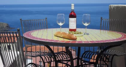 Mediterrane Villa mit Pool und herrlichem Meerblick