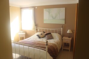 4 chambres, fer et planche à repasser, Wi-Fi gratuit, draps fournis