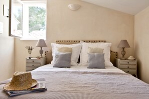 1 chambre, coffres-forts dans les chambres, fer et planche Ă repasser