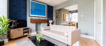 3 DBL BEDROOMS FAMILLY APT CLOSE TO NOTTINGHILL AREA KING SIZE BED IN MASTER