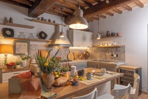 Fridge, microwave, oven, stovetop - Gorgeous Villa overlooking Todi (Todi)
