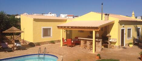 Ulkouima-allas, lämmitetty uima-allas