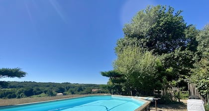 Propriété en Périgord Agenais, vue imprenable , piscine, SPA, Sauna, privatifs.
