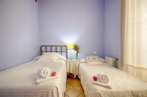 2 bedrooms, iron/ironing board, travel cot, WiFi