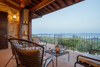 Antiche Pietre 10, Emma Villas