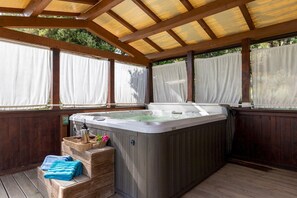 Bain à remous extérieur