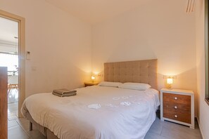 3 bedrooms, iron/ironing board, free WiFi, bed sheets - TOP VILLA: Seaview Private pool & garden, free Wifi, close to centre (Pueblo Benalmadena)