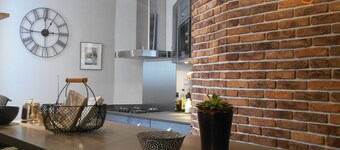 Modern apartment near the Champs Elysées and the Palais des Congrès