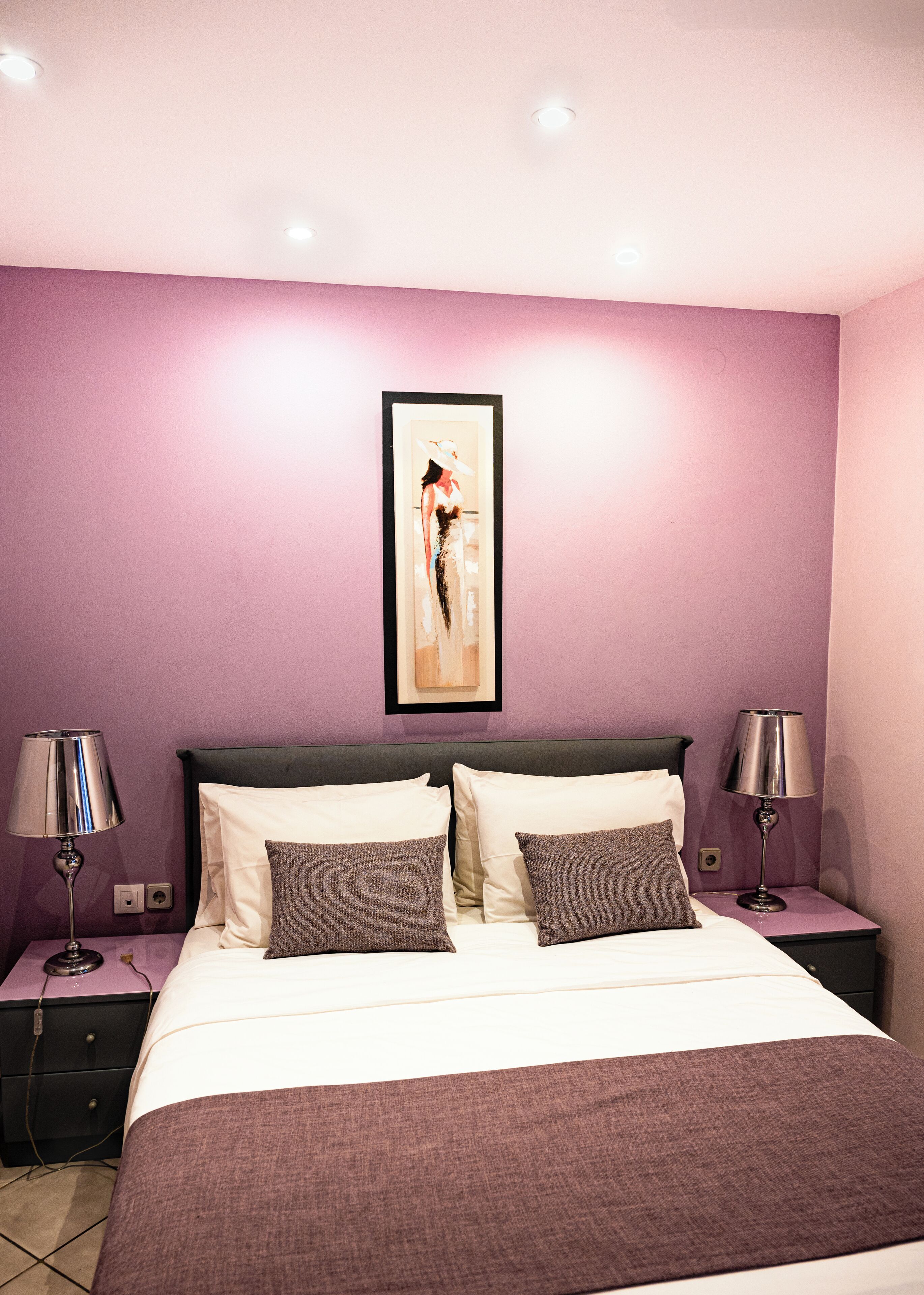 2 bedrooms, in-room safe, iron/ironing board, free WiFi