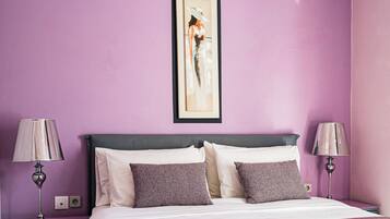 2 bedrooms, in-room safe, iron/ironing board, free WiFi